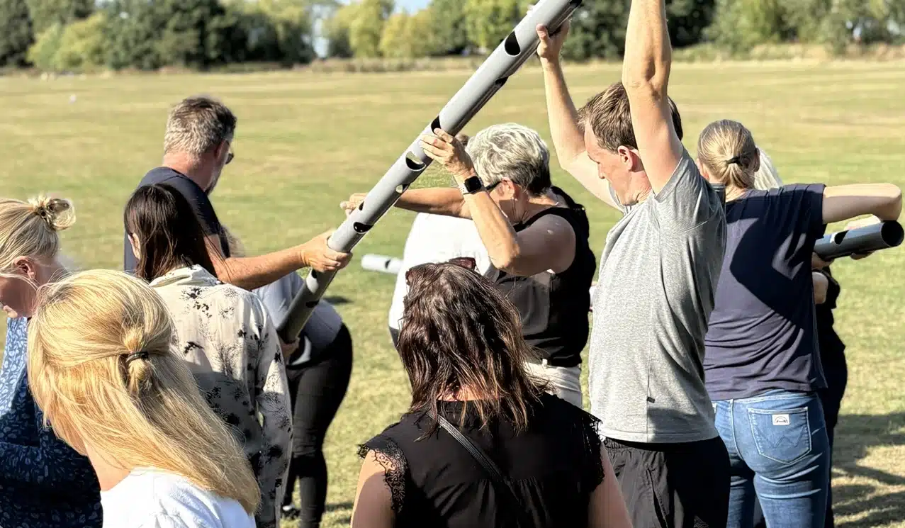Teambuilding udendørs med Humanic Group